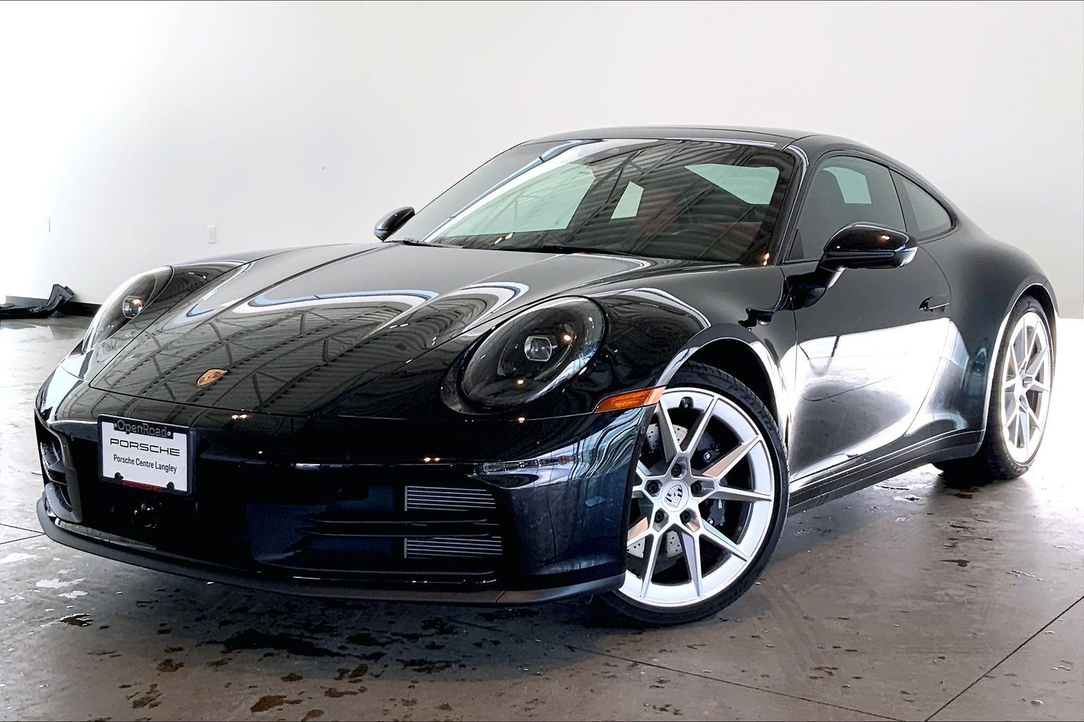 Porsche 911 Carrera Coupe RWD 2025