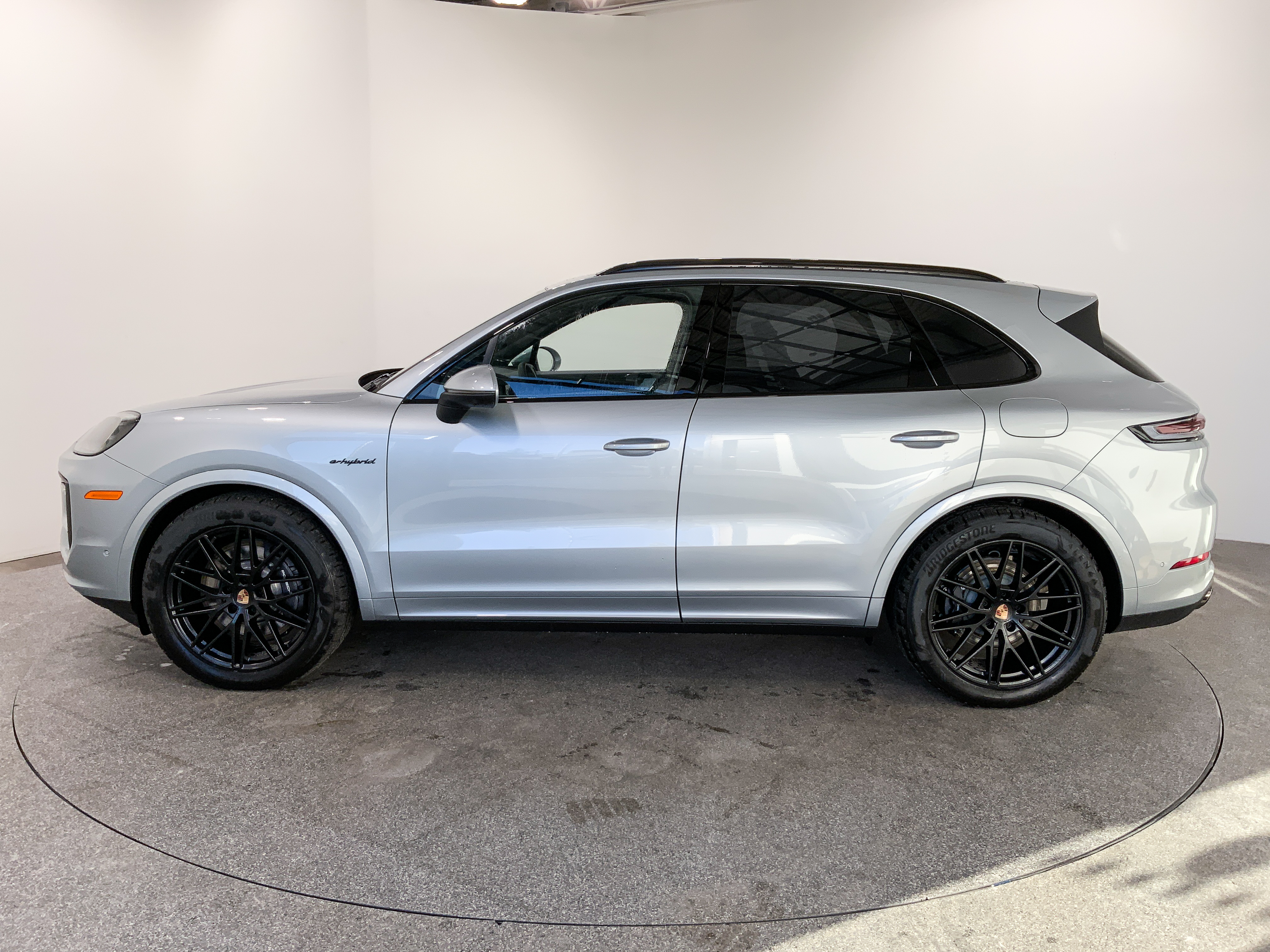 Dolomite Silver Metallic 2026 Porsche Cayenne AWD SUV / Crossover All-Wheel Drive Automatic
