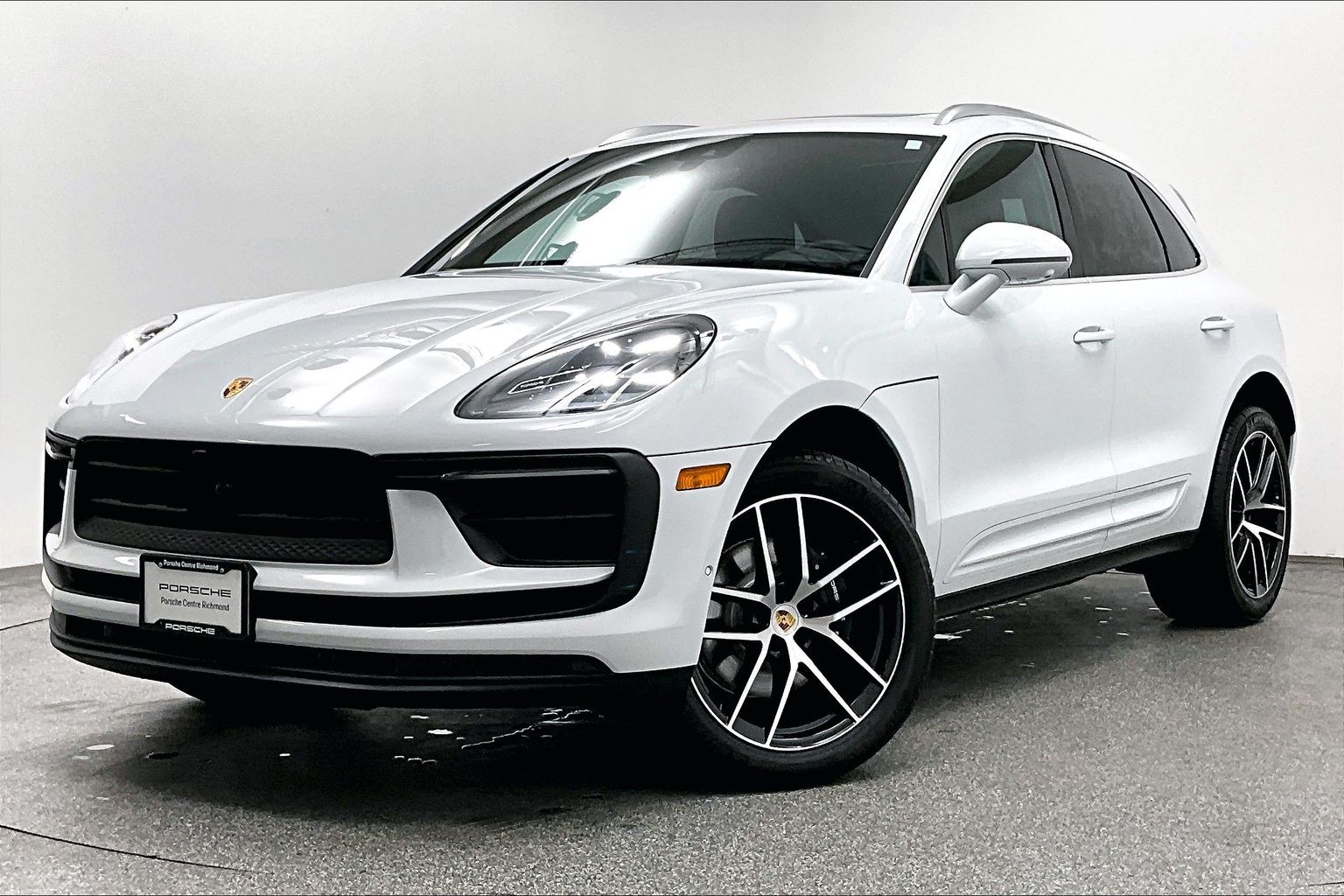 2026 Porsche Macan AWD