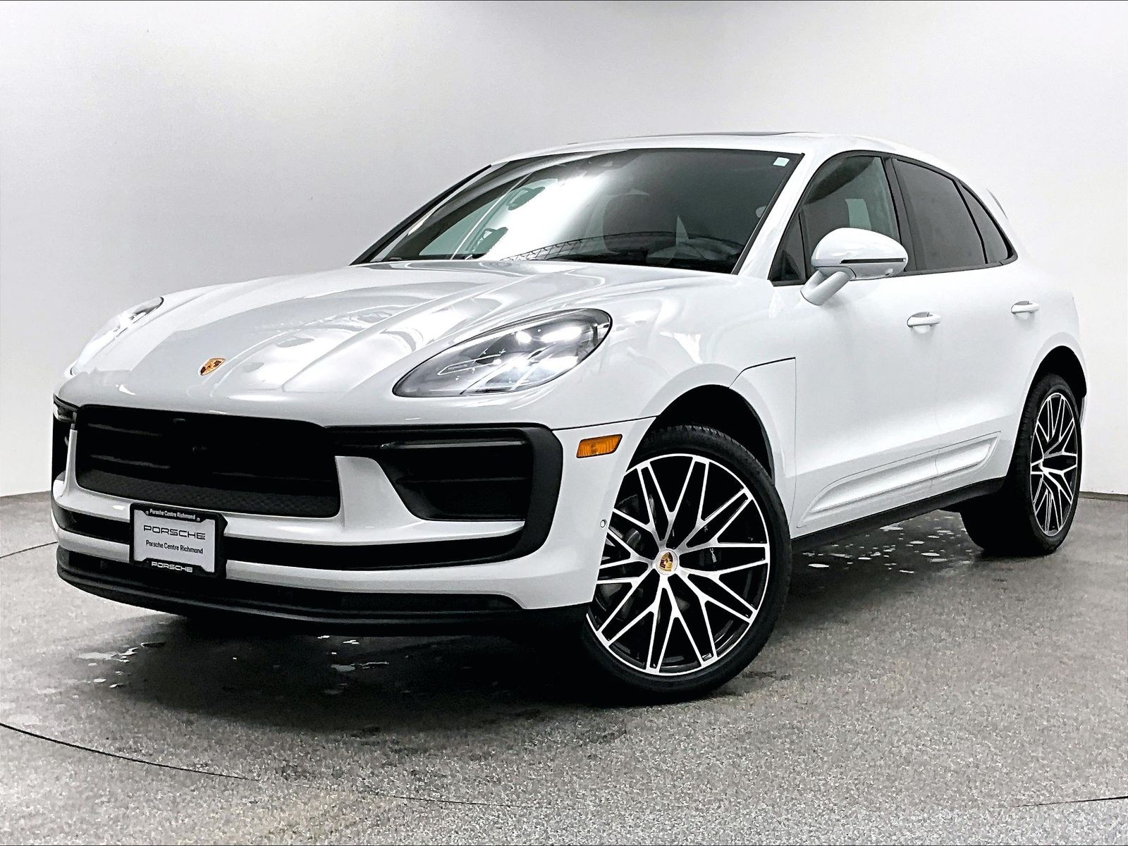 2026 Porsche Macan AWD