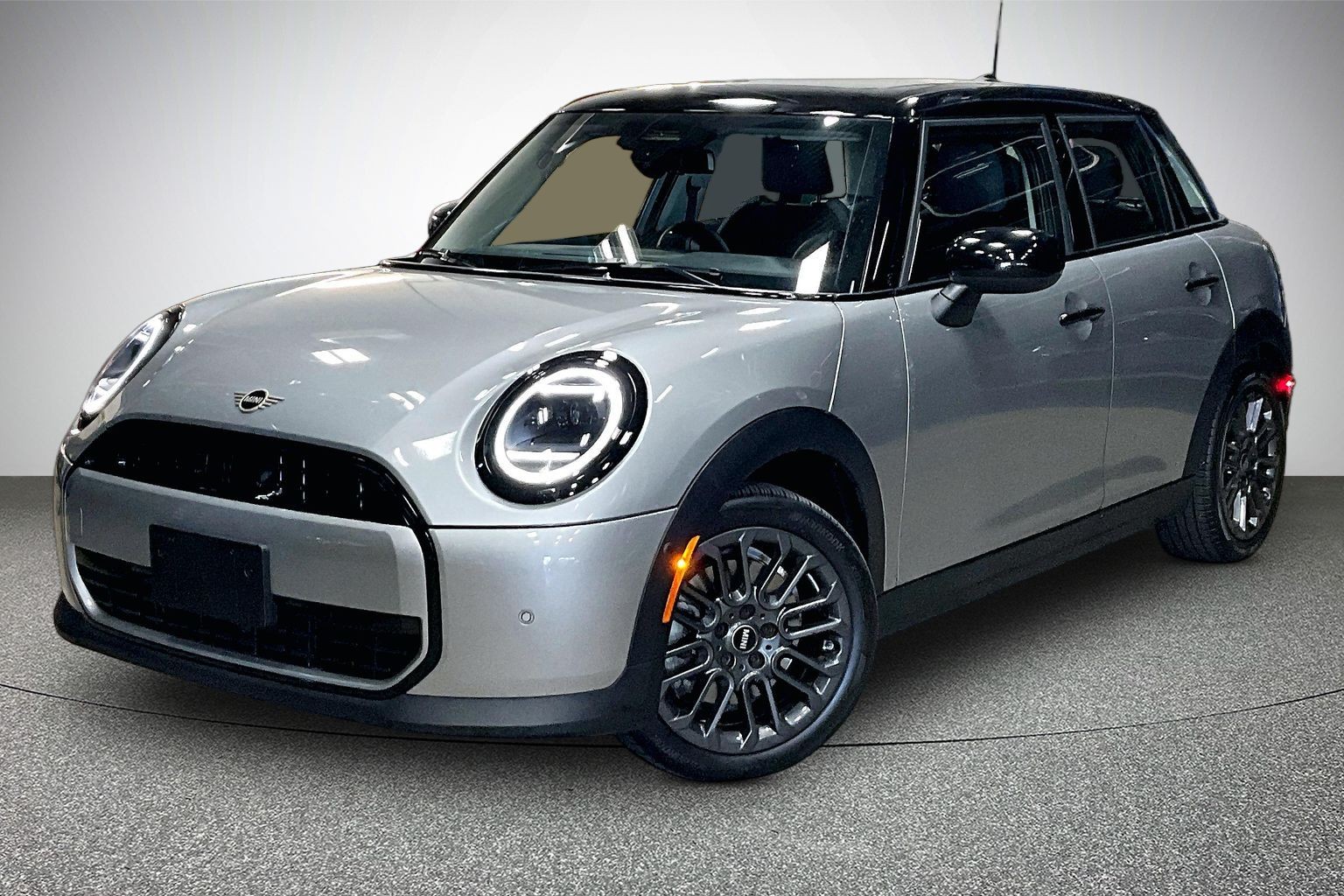 Melting Silver III Metall 2025 MINI Cooper Hatchback Automatic