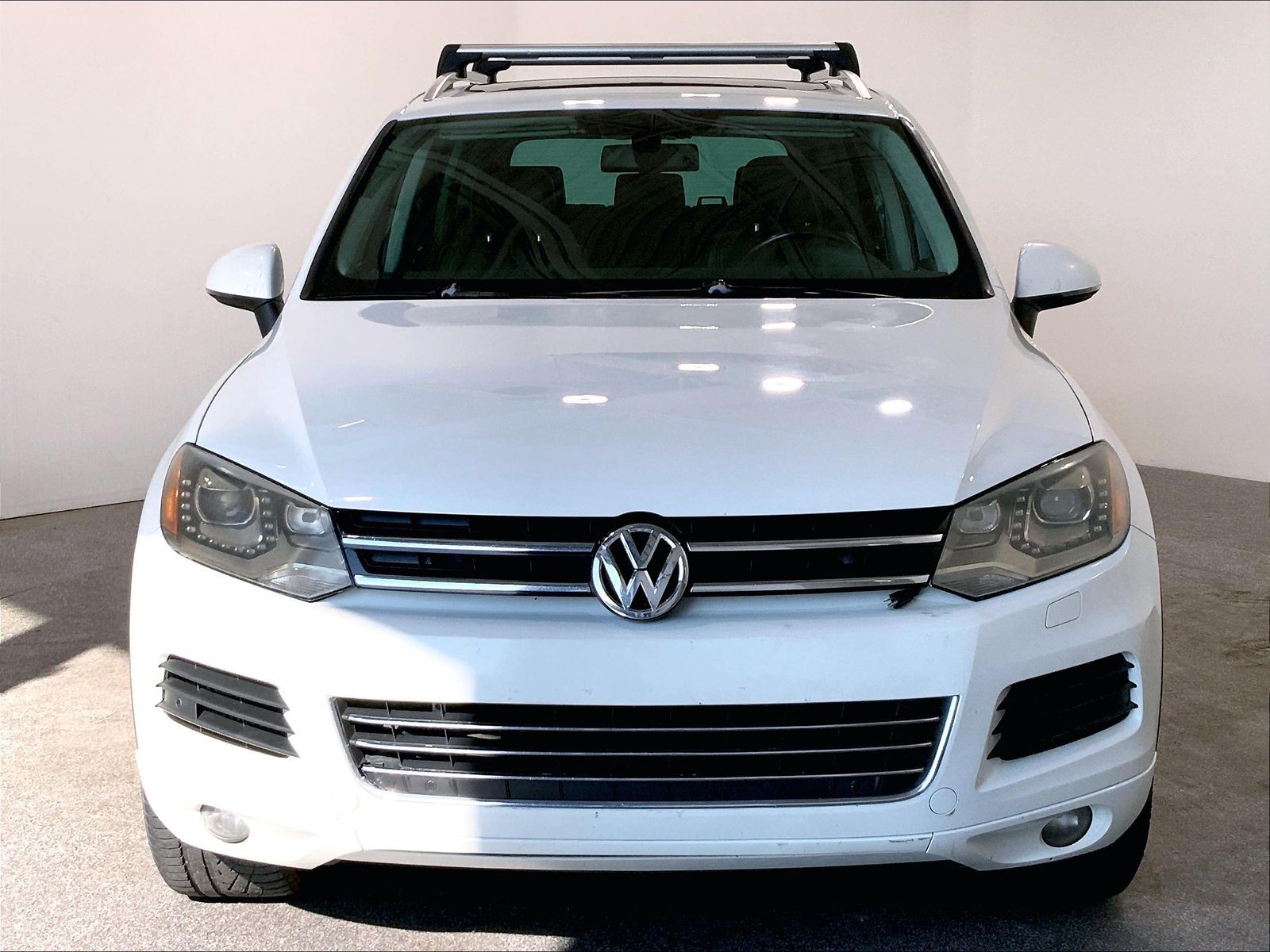 White 2013 Volkswagen Touareg SUV / Crossover Automatic