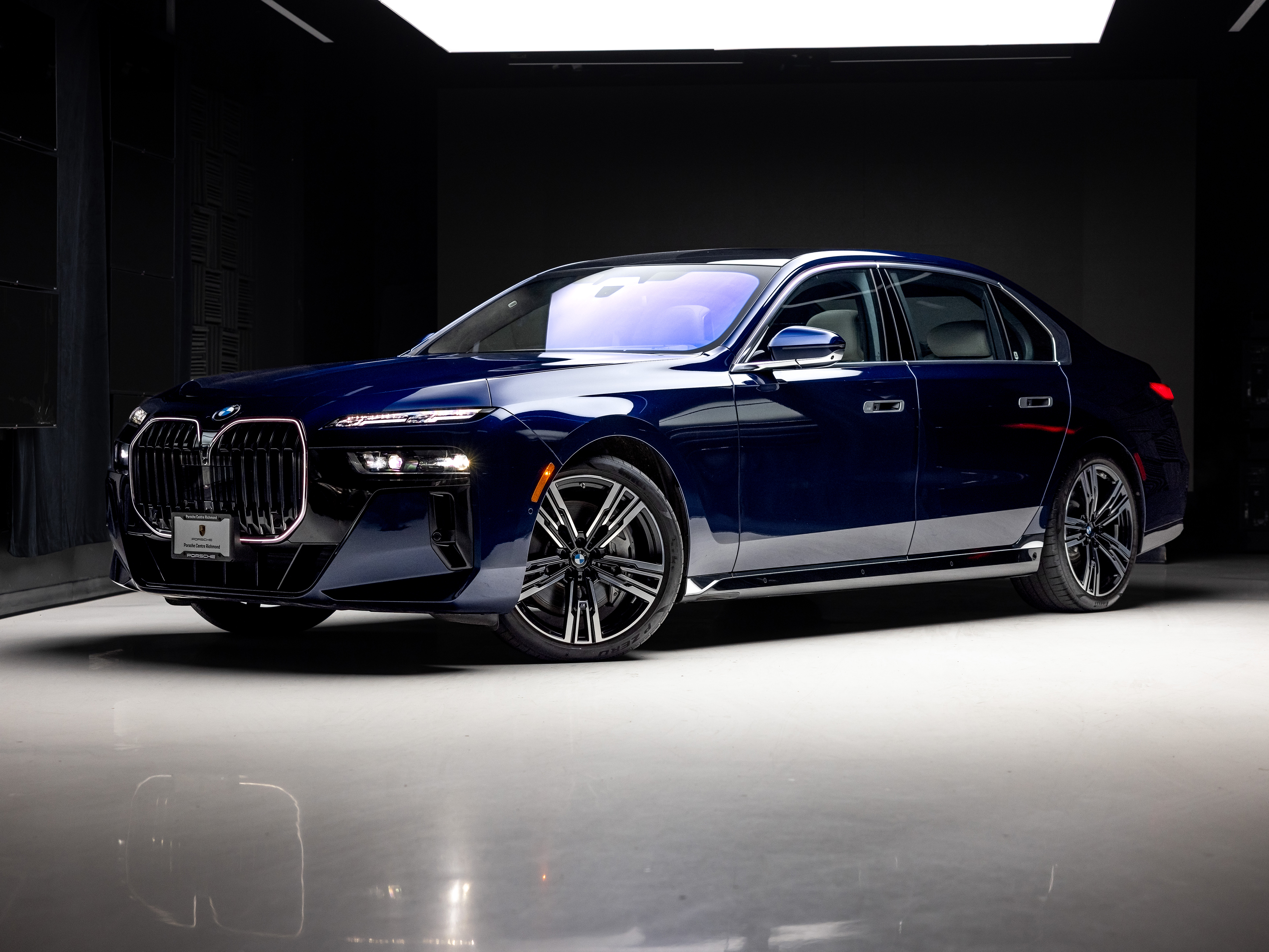 Blue 2023 BMW 7 Series Sedan All-Wheel Drive Automatic